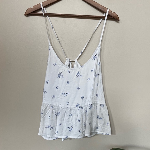 🔸 Hollister 🔸 flowy floral top